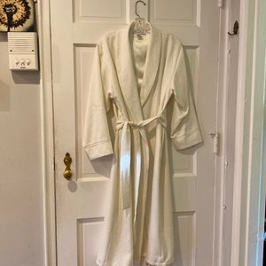 OSCAR DE LA RENTA Size Small Off white Long Robe
